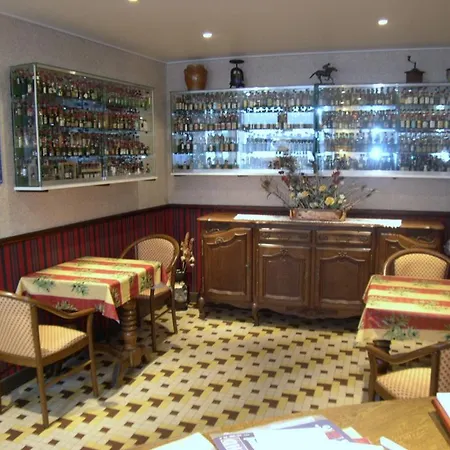 מלון Restaurant Des Voyageurs Plonéour-Lanvern