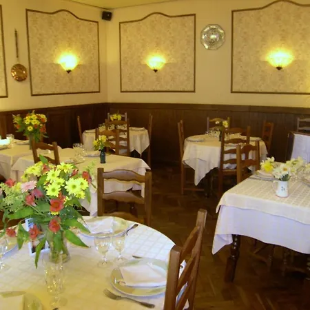 Restaurant Des Voyageurs מלון Plonéour-Lanvern